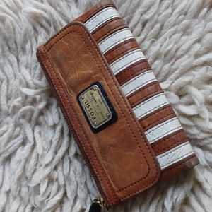 Fossil wallet
